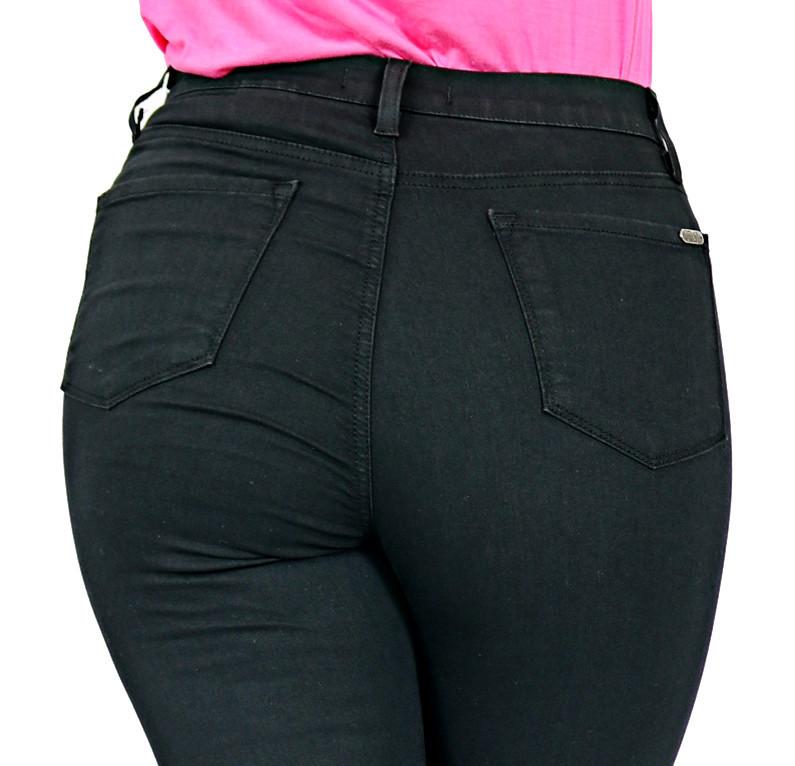 TrueSlim™ Black Basic Capri