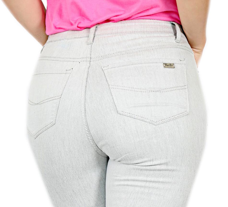 TrueSlim™ Silver Tab and Stone Capri